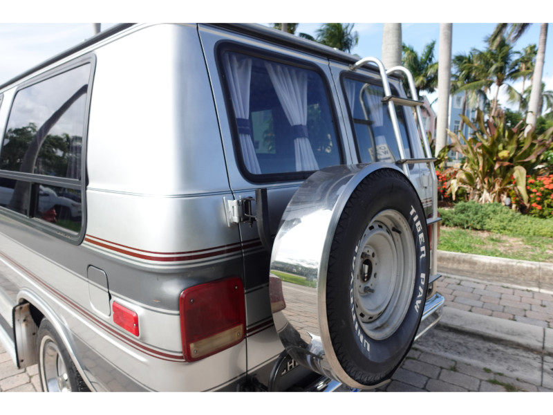 Chevrolet-G20-Van-1986-9