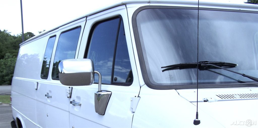 Chevrolet-G20-Van-1995-MinivanVan-15