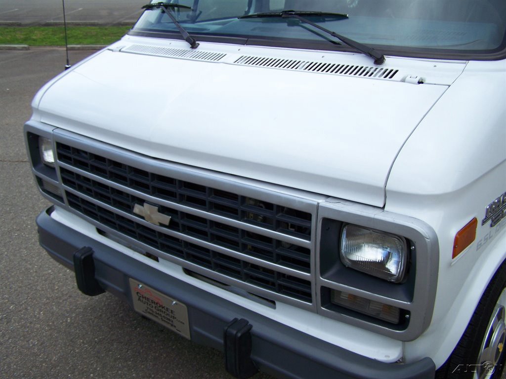 Chevrolet-G20-Van-1995-MinivanVan-23