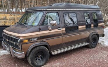 Chevrolet-G20-van-1984-brown-4