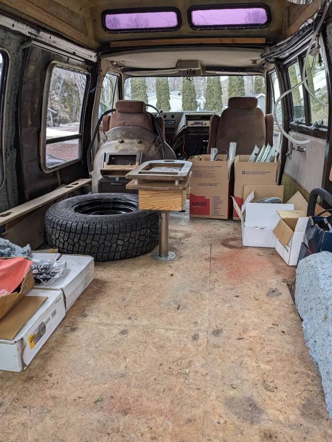 Chevrolet-G20-van-1984-brown-7