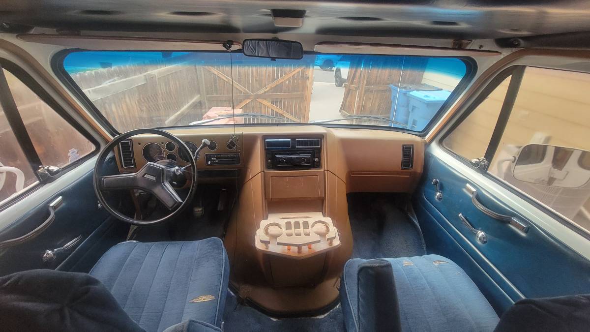 Chevrolet-G20-van-1988-white-5