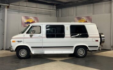 Chevrolet-G20-van-1992-Frost-White-Garnet-10