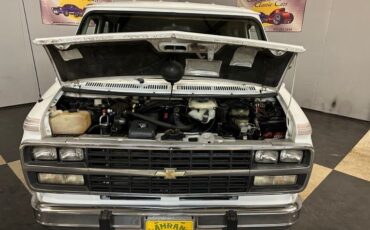 Chevrolet-G20-van-1992-Frost-White-Garnet-14