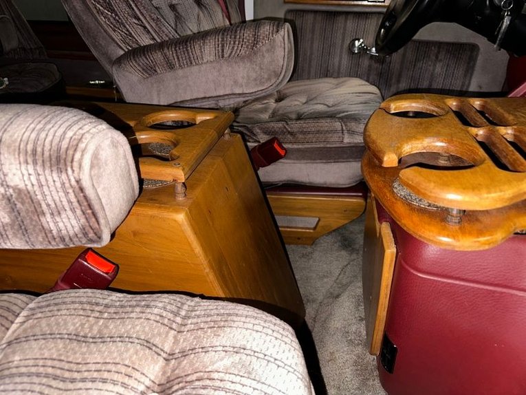 Chevrolet-G20-van-1992-Frost-White-Garnet-15