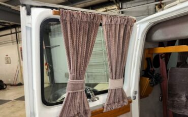 Chevrolet-G20-van-1992-Frost-White-Garnet-24