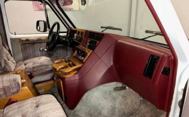 Chevrolet-G20-van-1992-Frost-White-Garnet-26