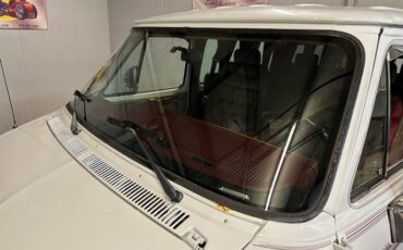 Chevrolet-G20-van-1992-Frost-White-Garnet-27