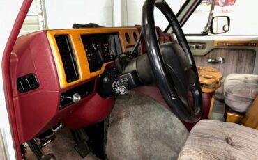 Chevrolet-G20-van-1992-Frost-White-Garnet-3