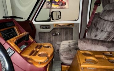 Chevrolet-G20-van-1992-Frost-White-Garnet-34