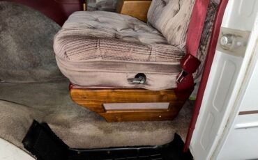 Chevrolet-G20-van-1992-Frost-White-Garnet-36