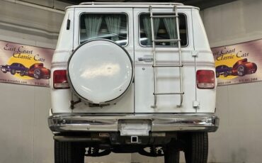 Chevrolet-G20-van-1992-Frost-White-Garnet-45