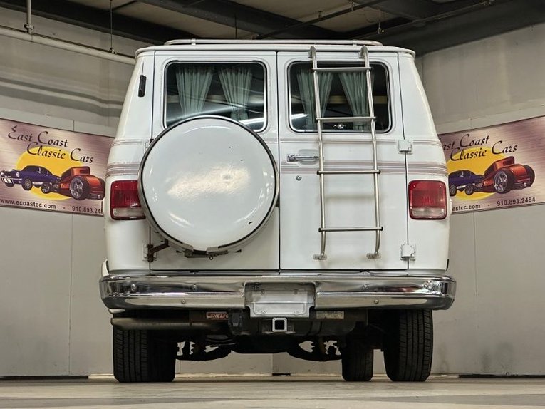 Chevrolet-G20-van-1992-Frost-White-Garnet-45