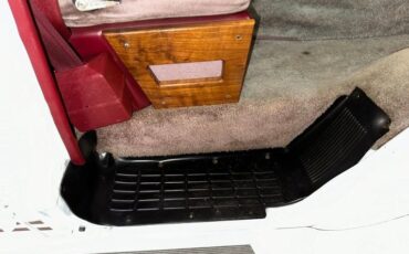 Chevrolet-G20-van-1992-Frost-White-Garnet-7