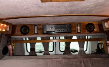 Chevrolet-G20-van-1992-Frost-White-Garnet-9