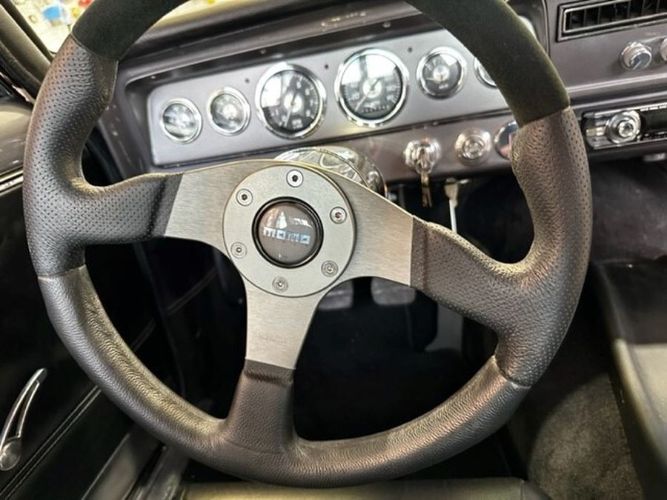 Chevrolet-Ii-1966-Gray-Black-Leather-10