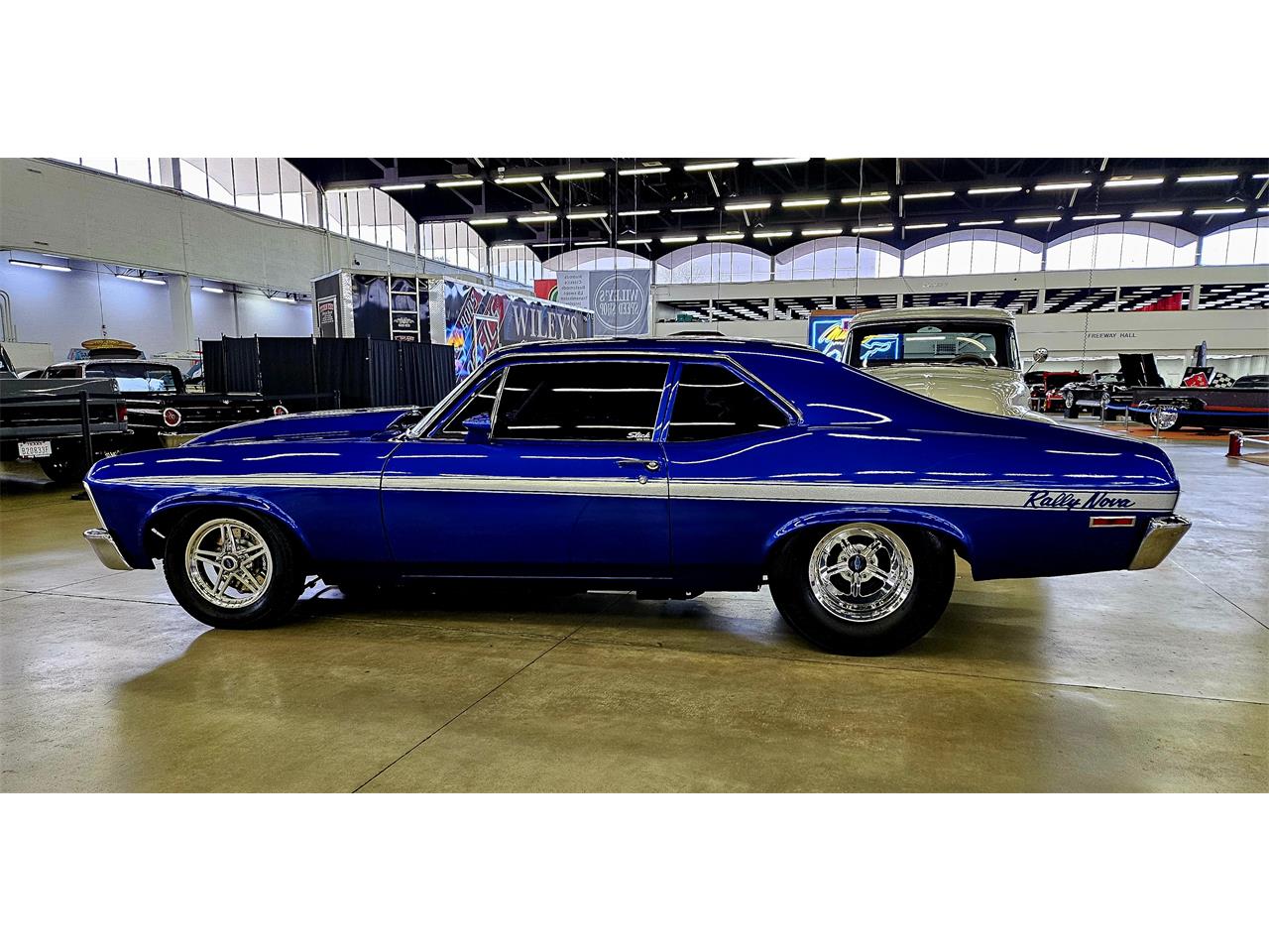 Chevrolet-Ii-nova-1972-Electric-blue-Black-on-black-26