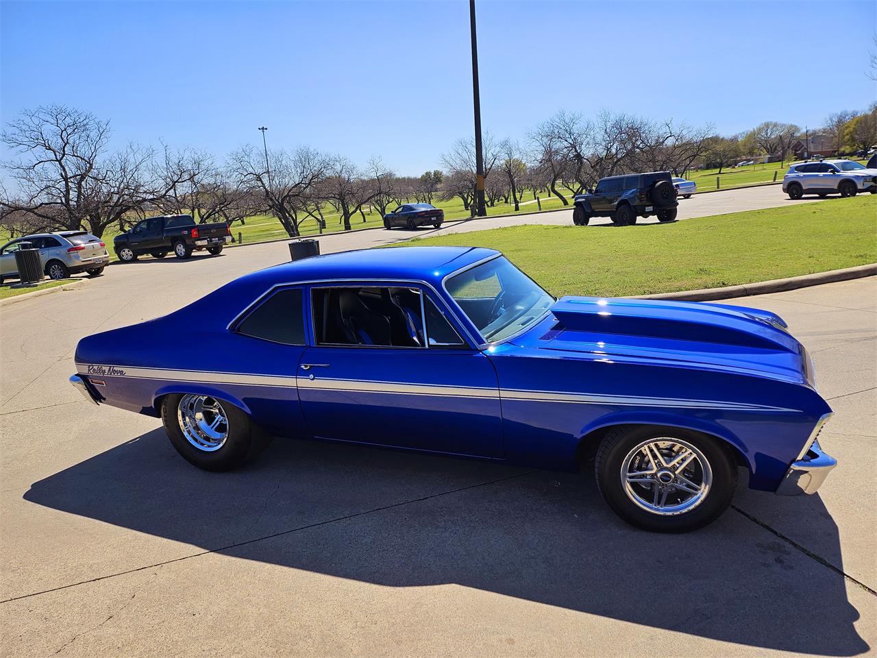 Chevrolet-Ii-nova-1972-Electric-blue-Black-on-black-44
