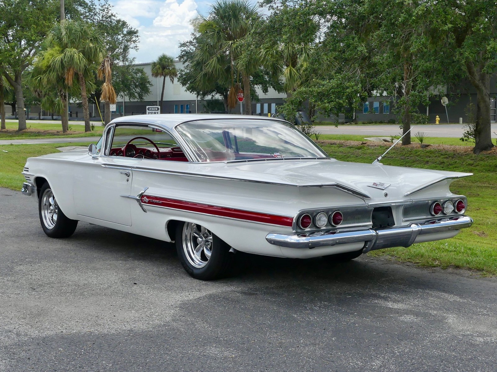 Chevrolet-Impala-1960-Coupe-11