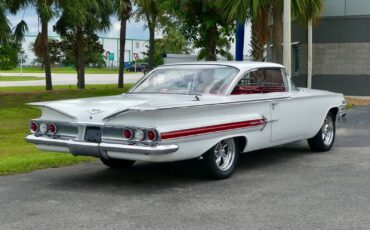 Chevrolet-Impala-1960-Coupe-17