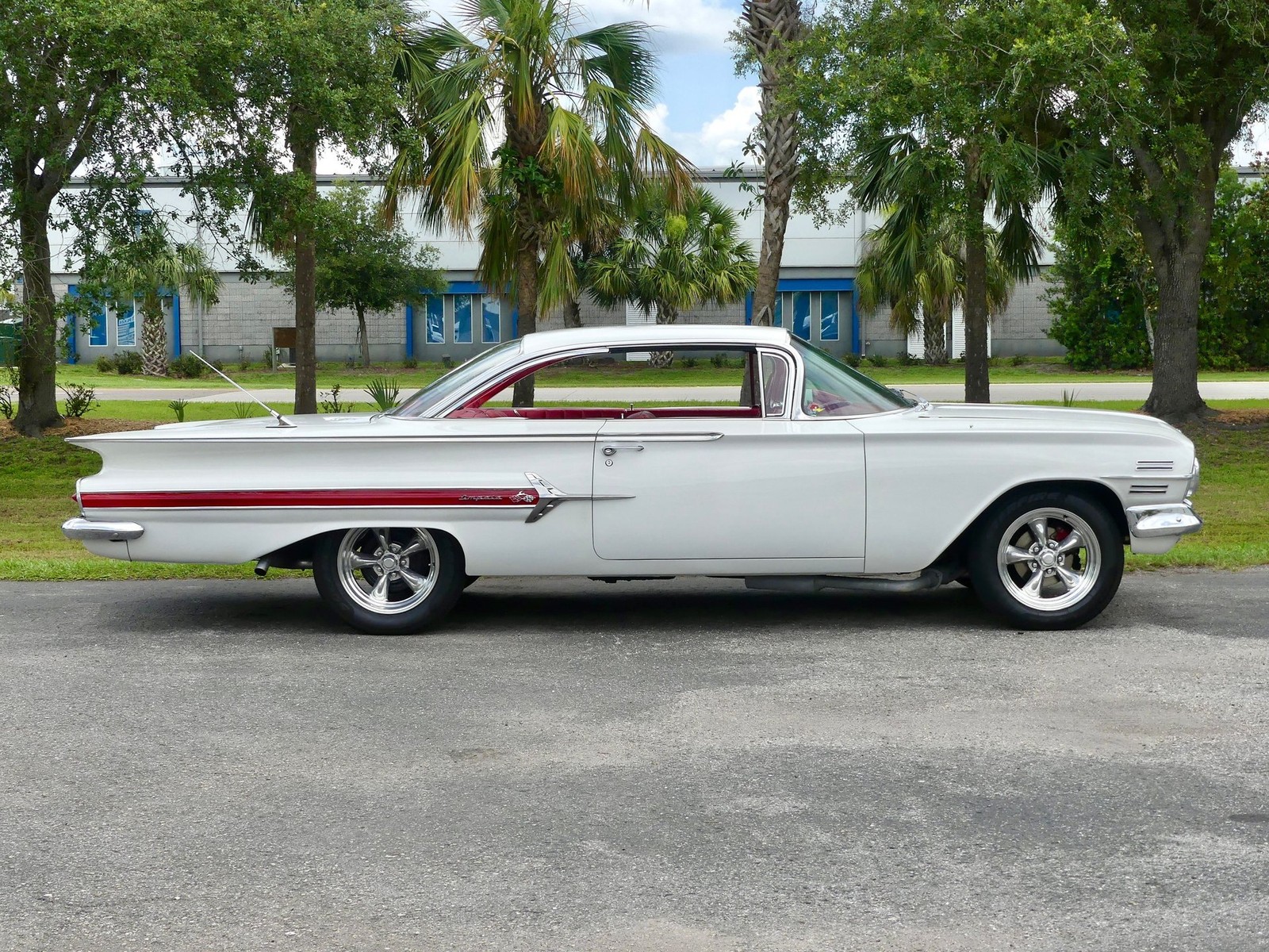 Chevrolet-Impala-1960-Coupe-2