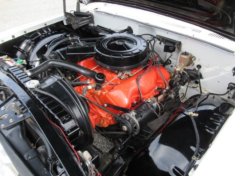 Chevrolet-Impala-1960-Ermine-White-Red-17