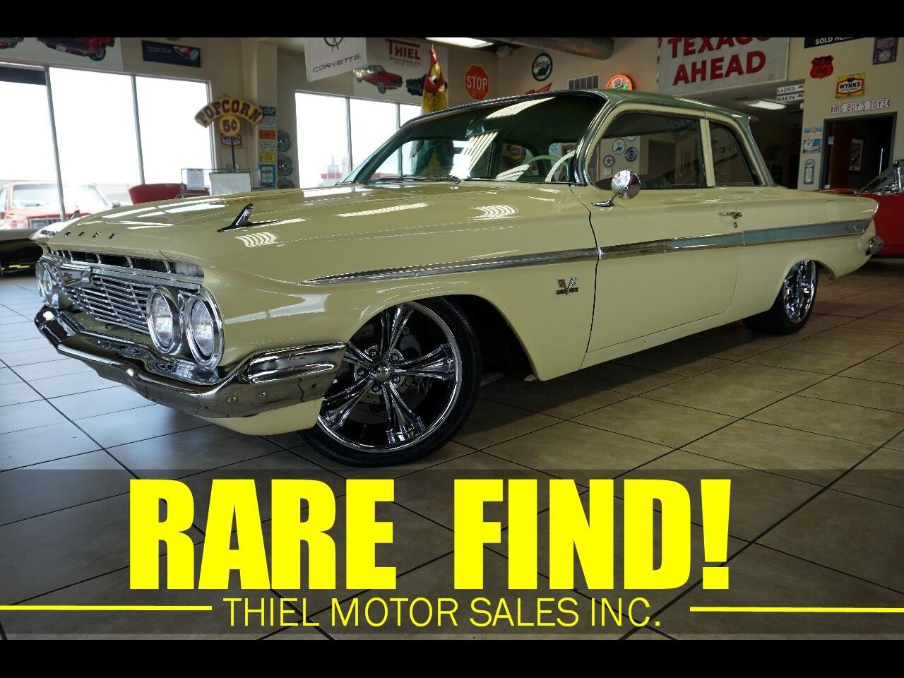 Chevrolet Impala 1961 Classic Car