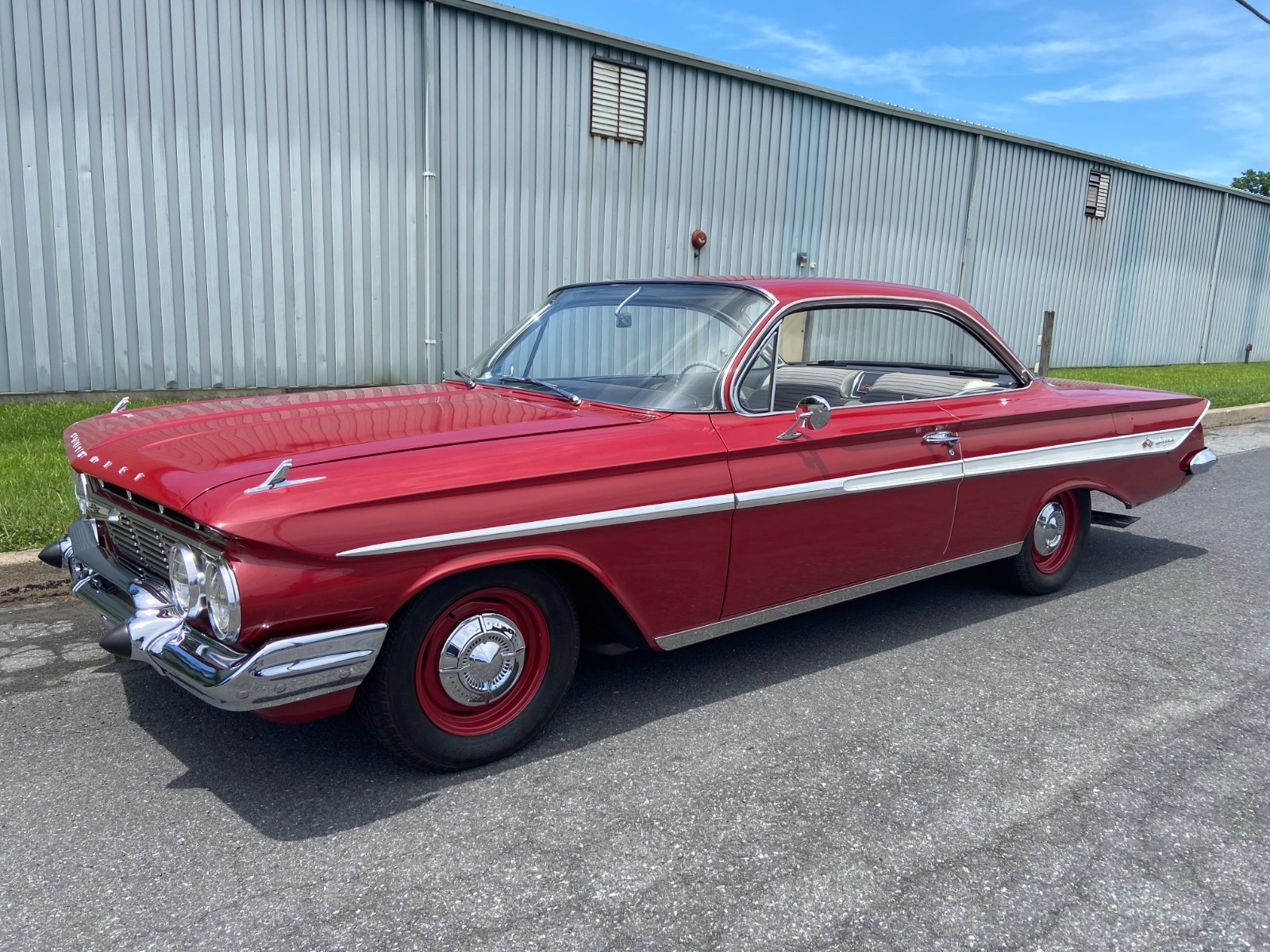 Chevrolet-Impala-1961-Coupe-1