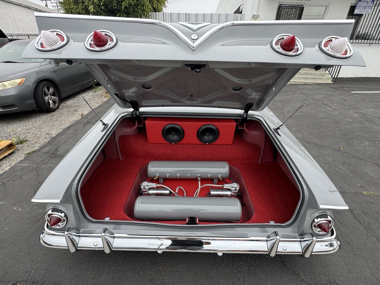 Chevrolet-Impala-1961-Coupe-11
