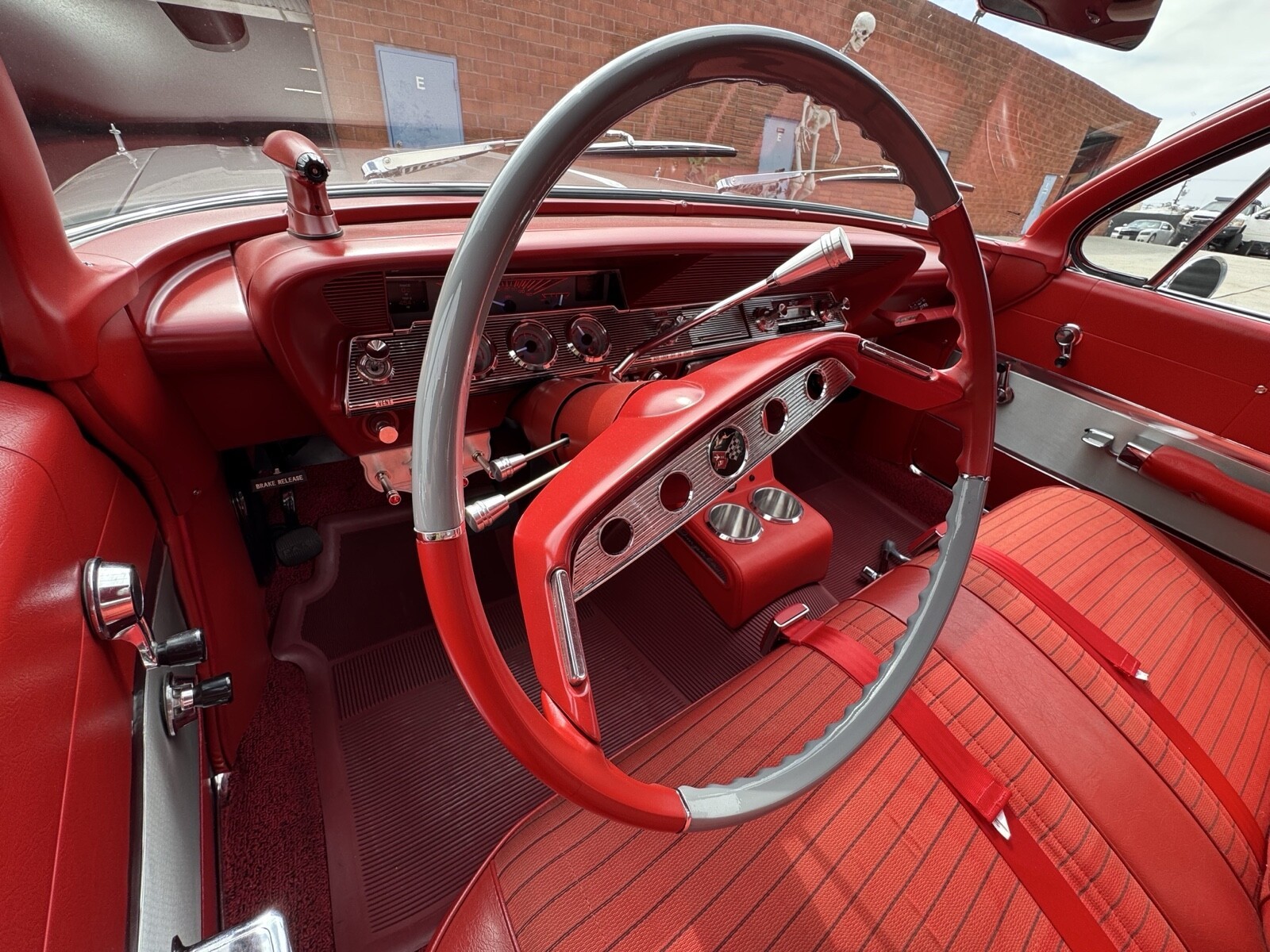 Chevrolet-Impala-1961-Coupe-13