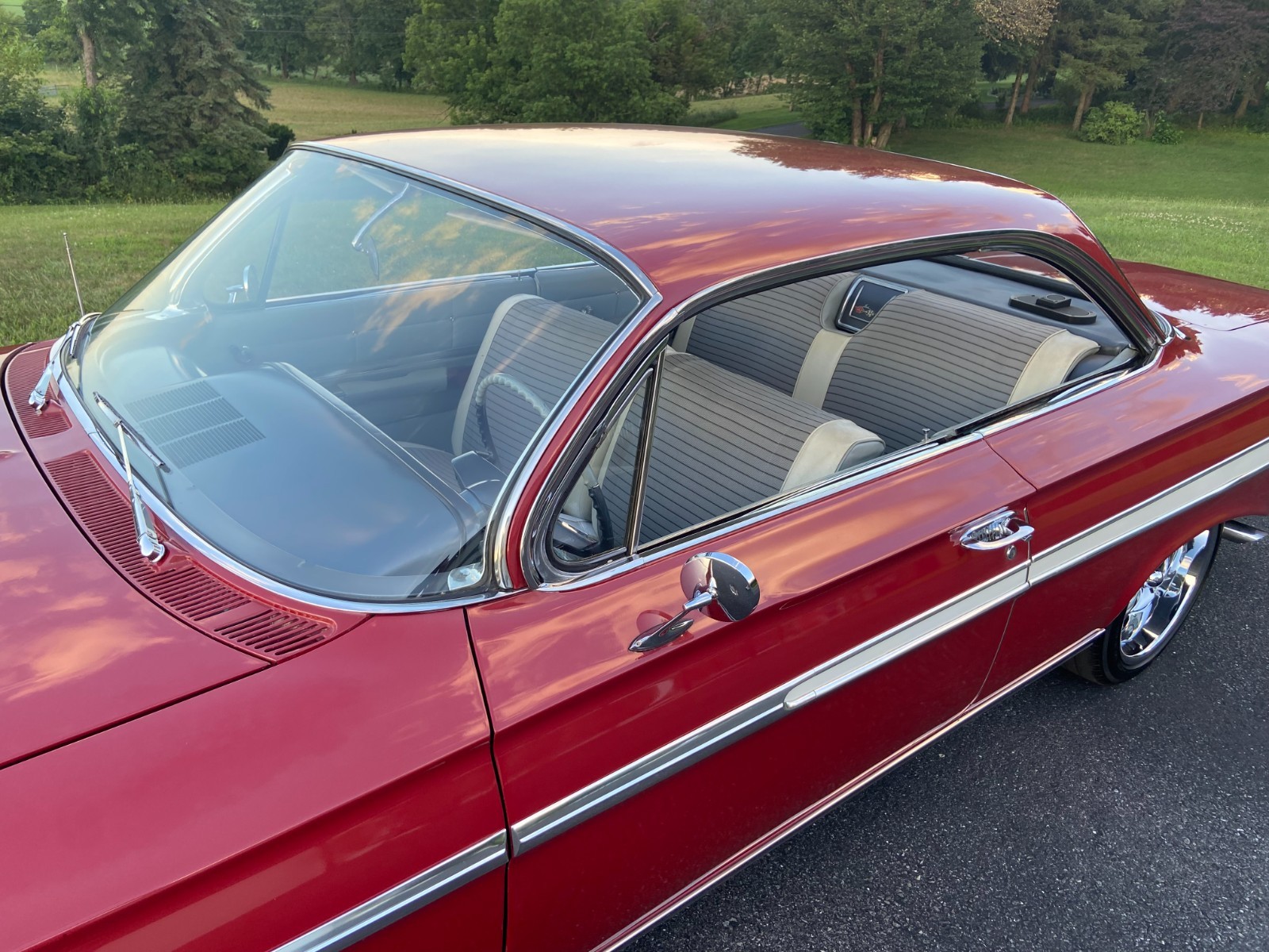 Chevrolet-Impala-1961-Coupe-14
