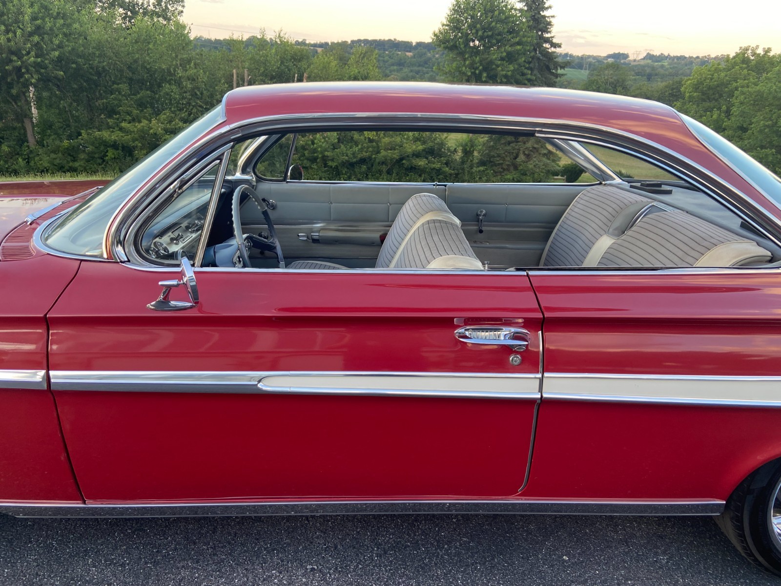 Chevrolet-Impala-1961-Coupe-15