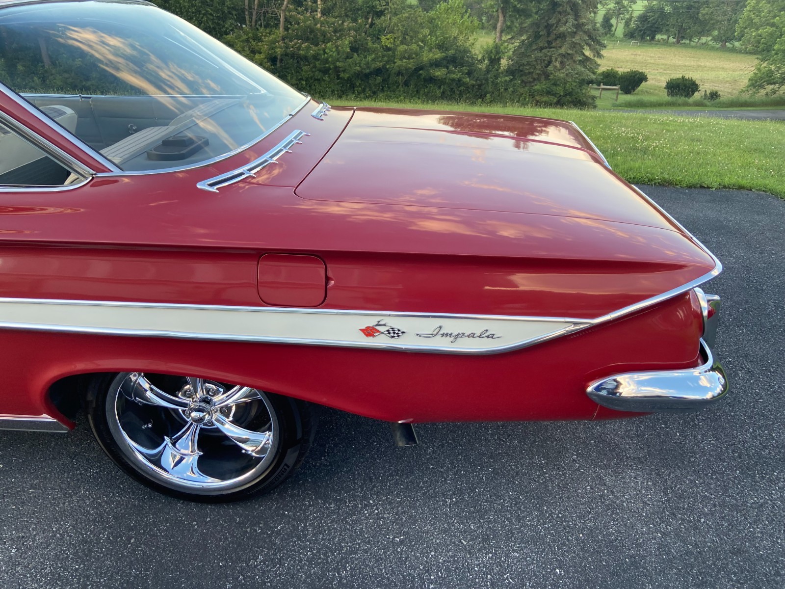Chevrolet-Impala-1961-Coupe-17