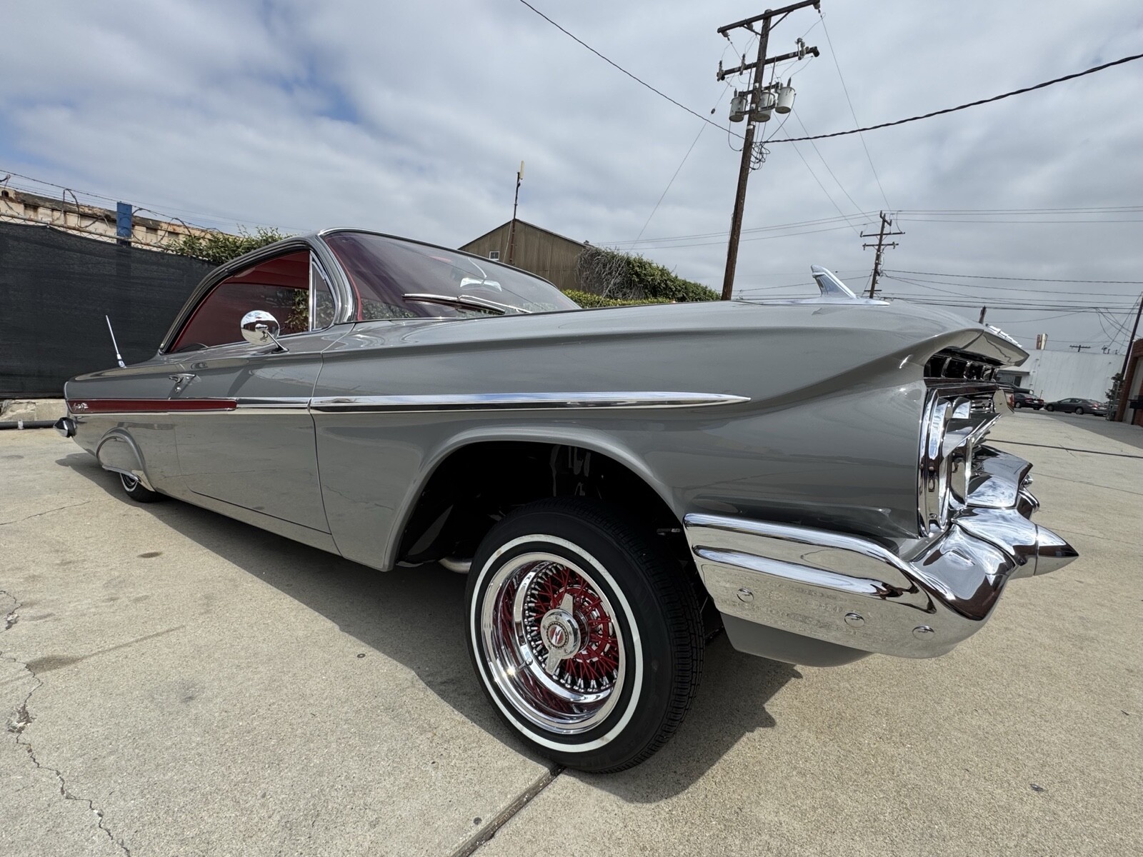 Chevrolet-Impala-1961-Coupe-2