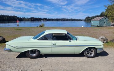 Chevrolet-Impala-1961-Coupe-2