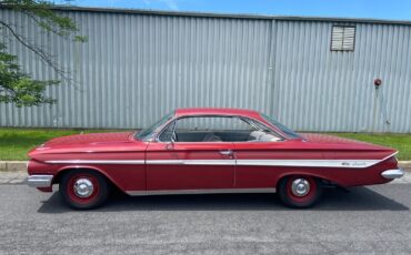 Chevrolet-Impala-1961-Coupe-2