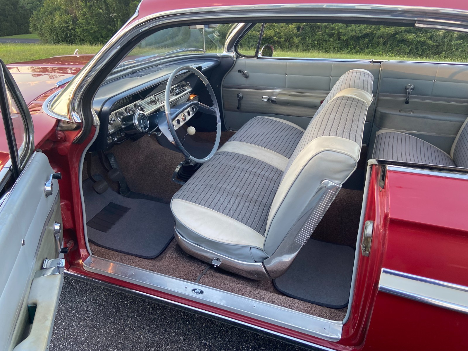 Chevrolet-Impala-1961-Coupe-26