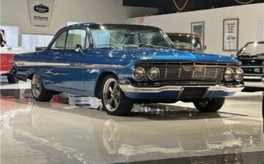 Chevrolet-Impala-1961-Coupe-3