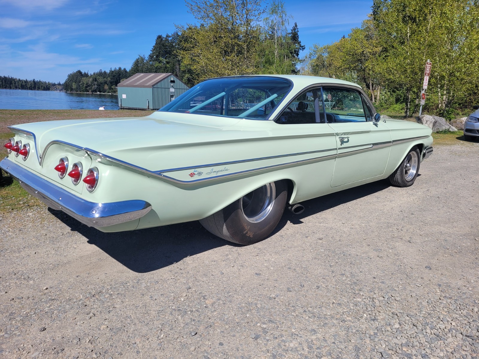 Chevrolet-Impala-1961-Coupe-3