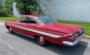 Chevrolet-Impala-1961-Coupe-3