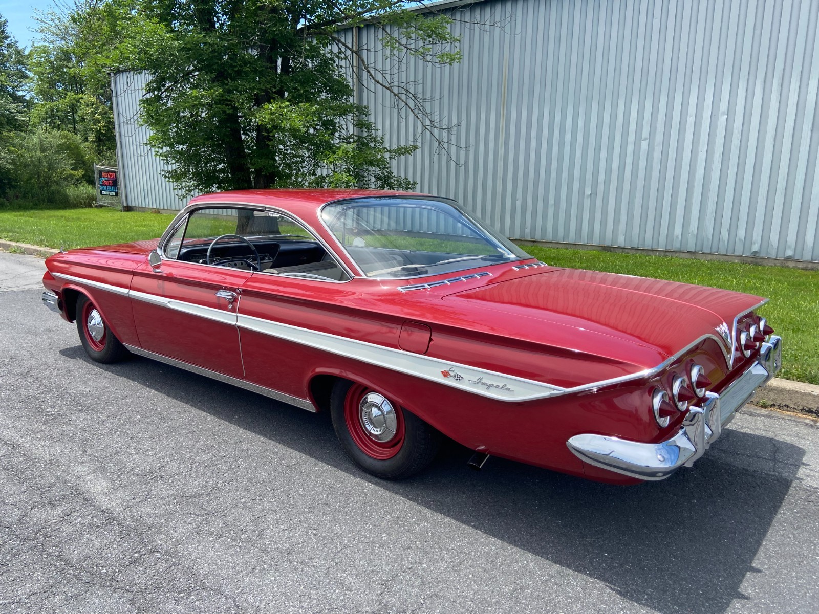 Chevrolet-Impala-1961-Coupe-3