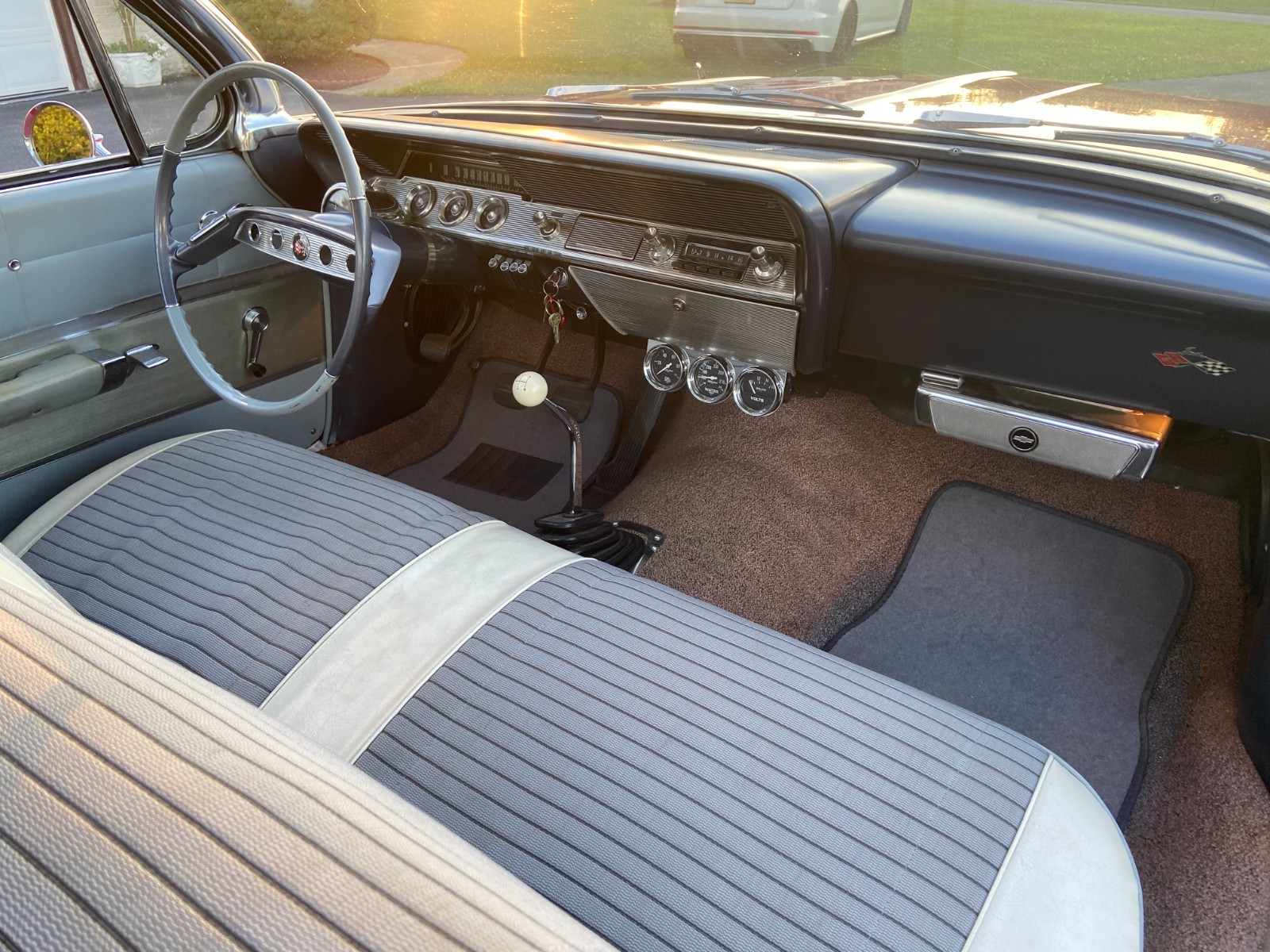 Chevrolet-Impala-1961-Coupe-33