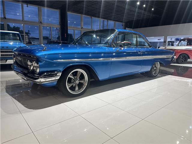 Chevrolet-Impala-1961-Coupe