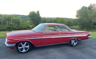Chevrolet-Impala-1961-Coupe-5