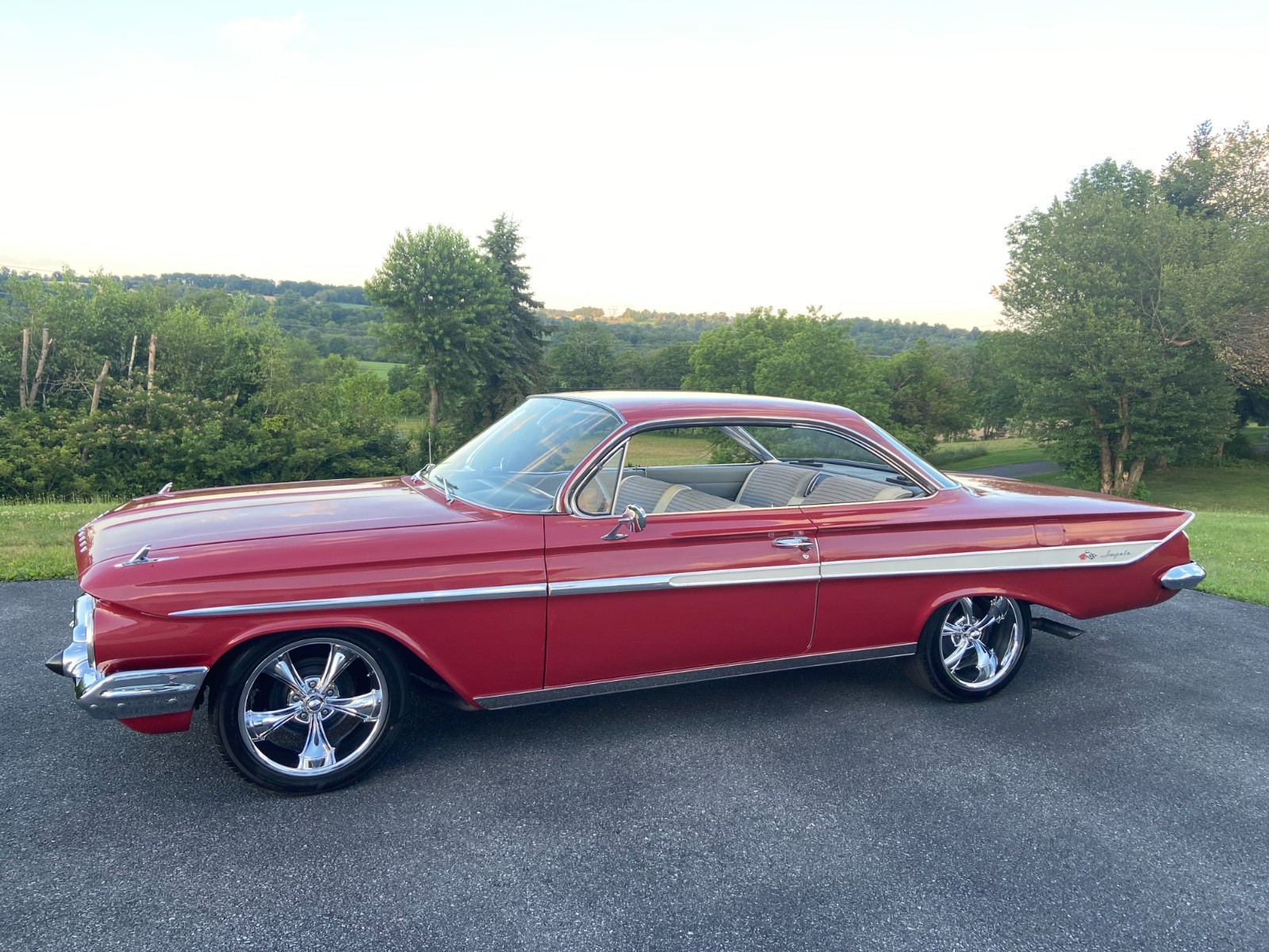 Chevrolet-Impala-1961-Coupe-5