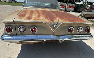 Chevrolet-Impala-1961-custom-4