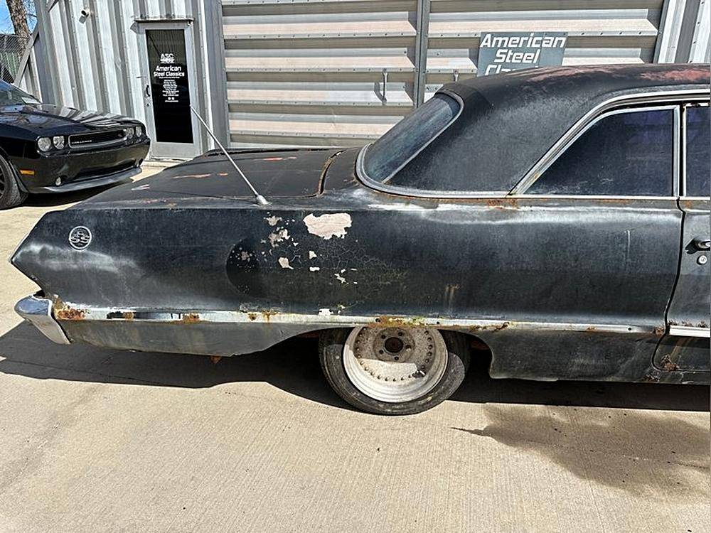 Chevrolet-Impala-1963-black-17