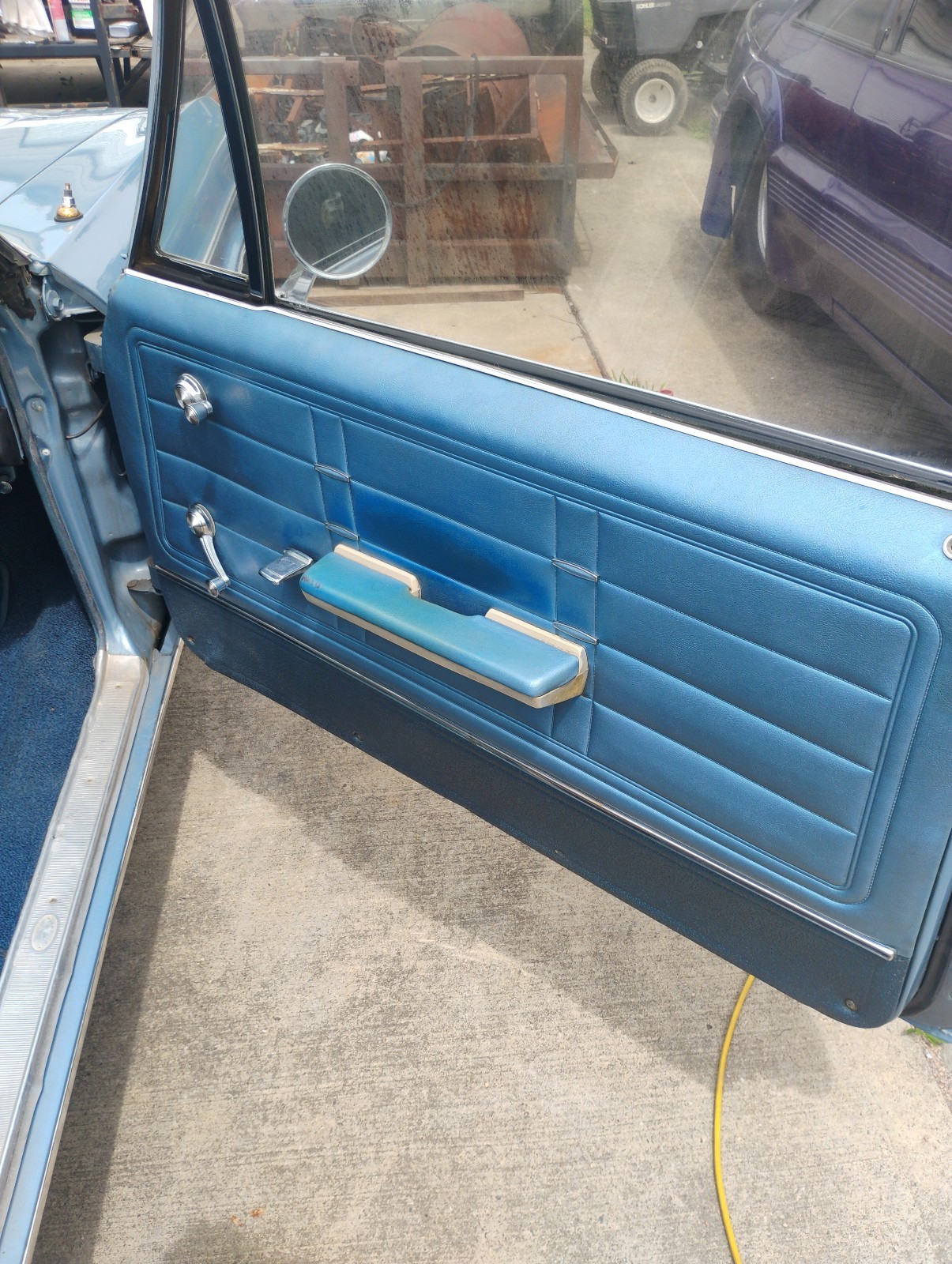 Chevrolet-Impala-1966-27