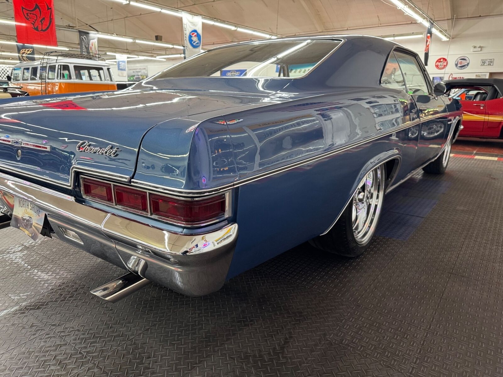 Chevrolet-Impala-1966-28