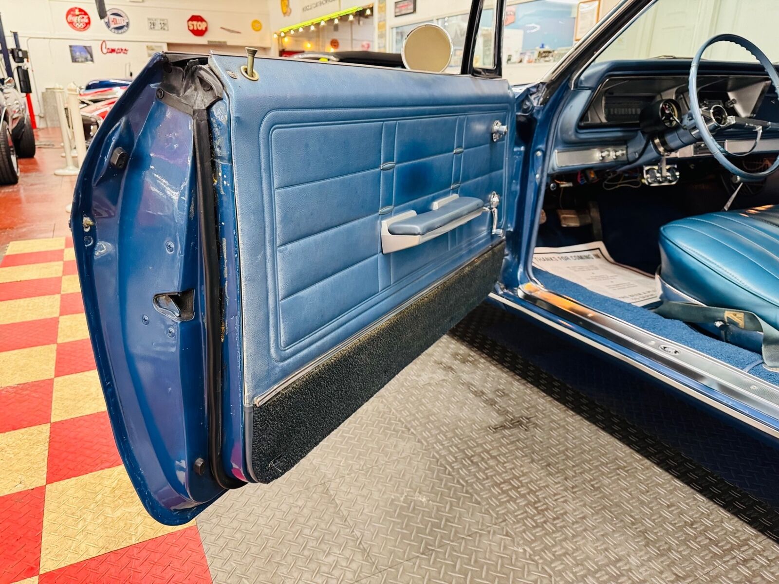 Chevrolet-Impala-1966-35